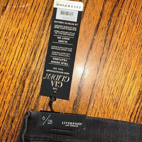 New Liverpool Shorts - Picture 3 of 6